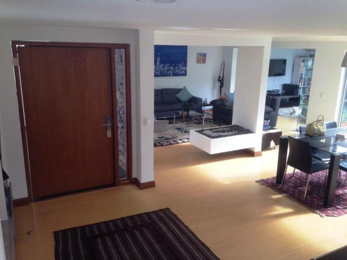 4 bedrooms House in Bogota, Colombia No. 11135