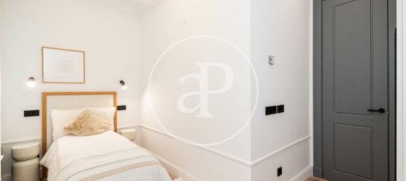 Квартира с 4 спальнями в Мадрид, Испания № 110061 2