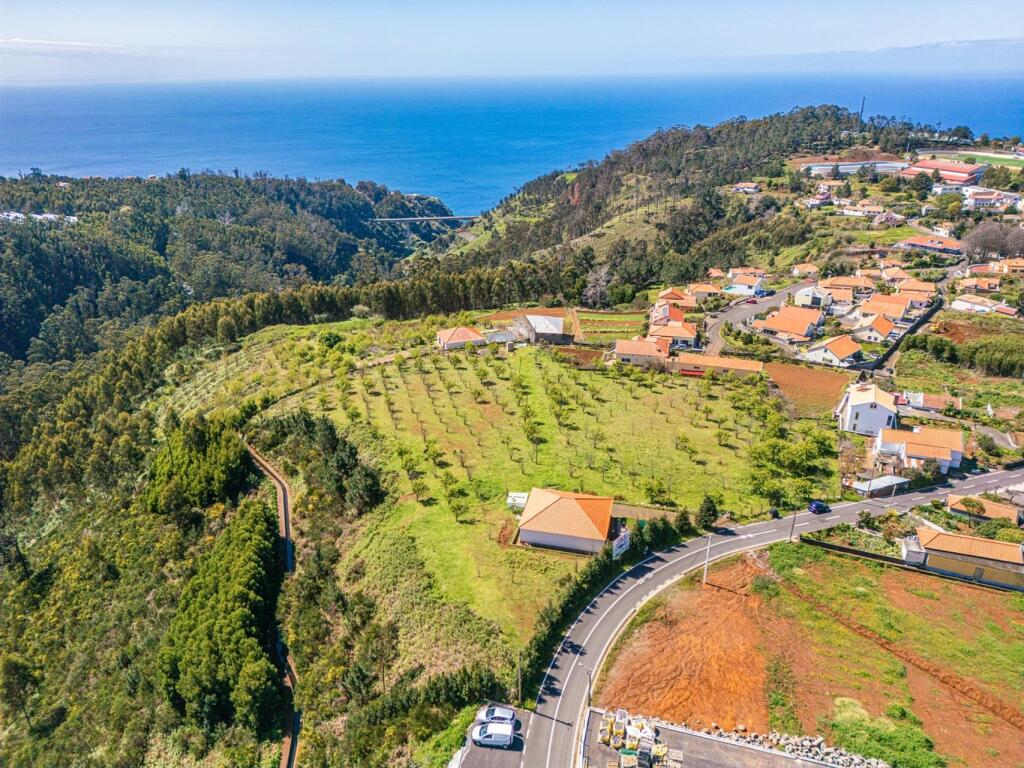  قطعة أرض في Calheta, Portugal رقم 111397