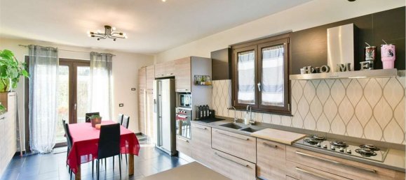 Villa de 8 divisões em Laveno-Mombello, Italy N.º 237073 12