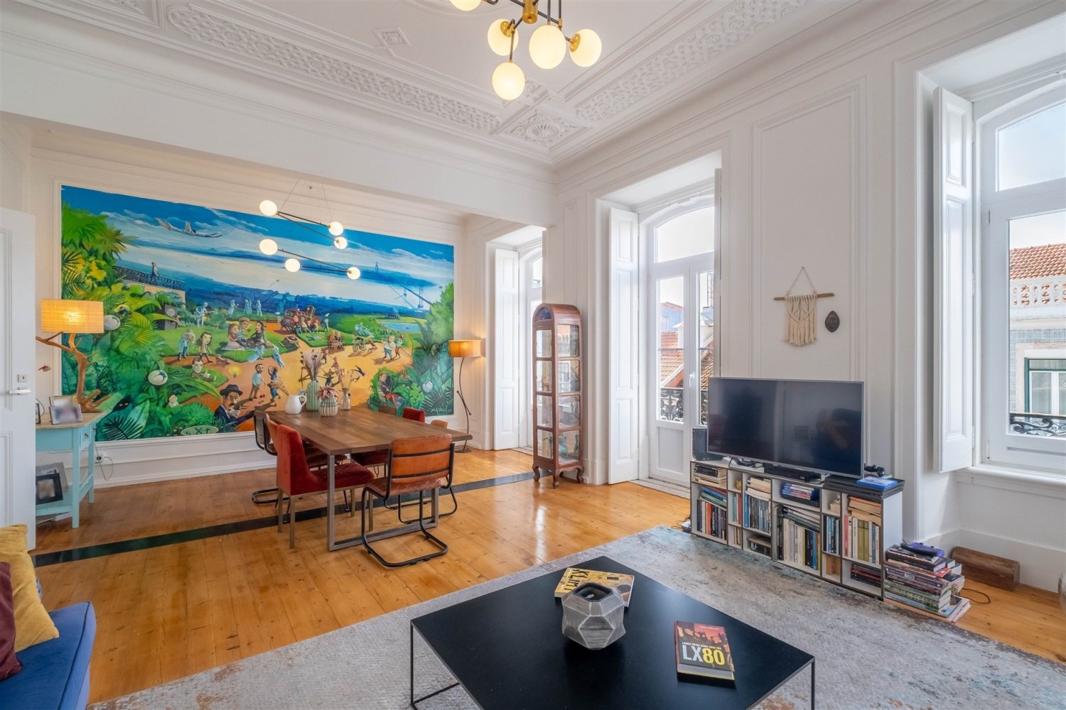 3 bedrooms Apartment in Lisbon, Portugal No. 97322