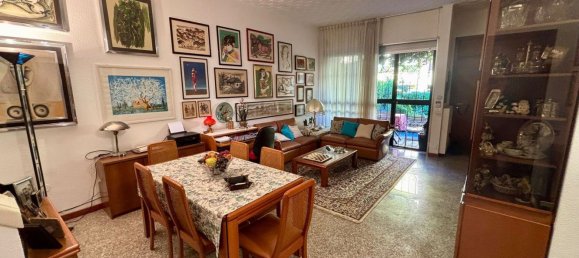 Casa de 4 dormitorios en Milan, Italy No. 360742 4