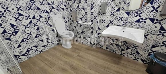 3-Zimmer Gewerbliche Immobilie in Foligno, Italy, Nr. 271552 12