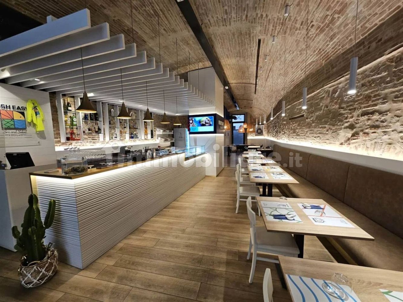 3-Zimmer Gewerbliche Immobilie in Foligno, Italy, Nr. 271552