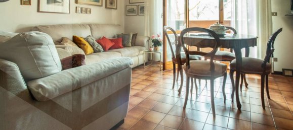 5 rooms Apartment in Bologna, Italy No. 23664 5