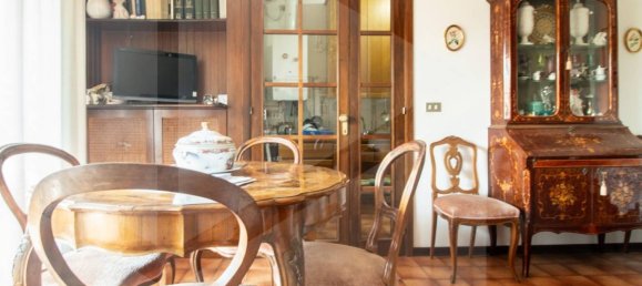 5 rooms Apartment in Bologna, Italy No. 23664 6