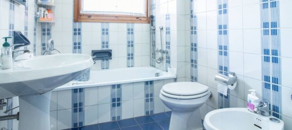 5 rooms Apartment in Bologna, Italy No. 23664 17