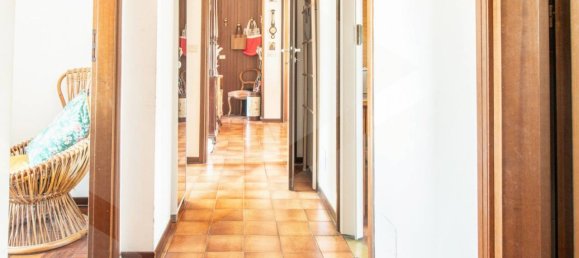 5 rooms Apartment in Bologna, Italy No. 23664 9