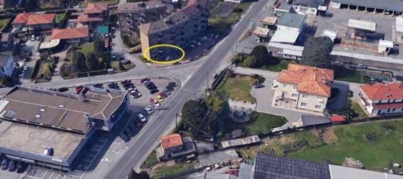 2غرفة عقار تجاري في Montano Lucino, Italy رقم 74992 3