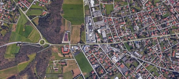 2غرفة عقار تجاري في Montano Lucino, Italy رقم 74992 9