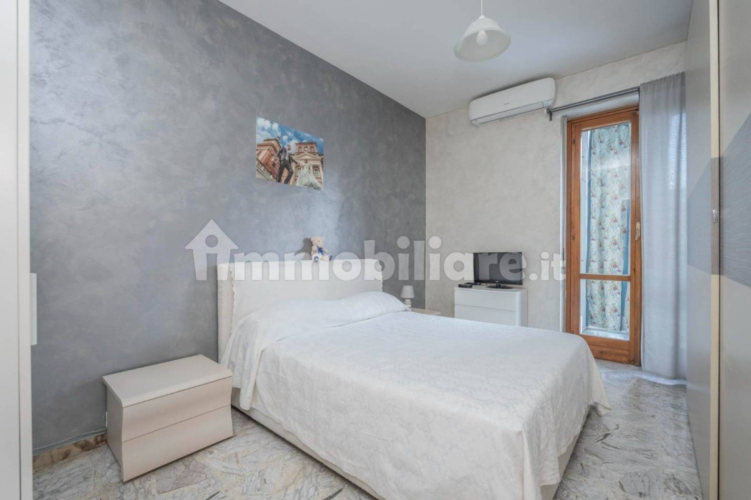 2 bedrooms Apartment in Turin, Italy No. 350571