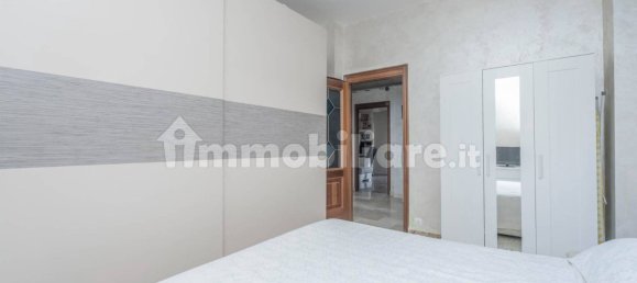 2 bedrooms Apartment in Turin, Italy No. 350571 4