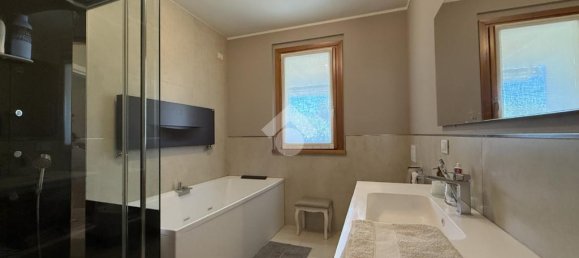 2 Schlafzimmer Wohnung in Scanzorosciate, Italy, Nr. 268786 28