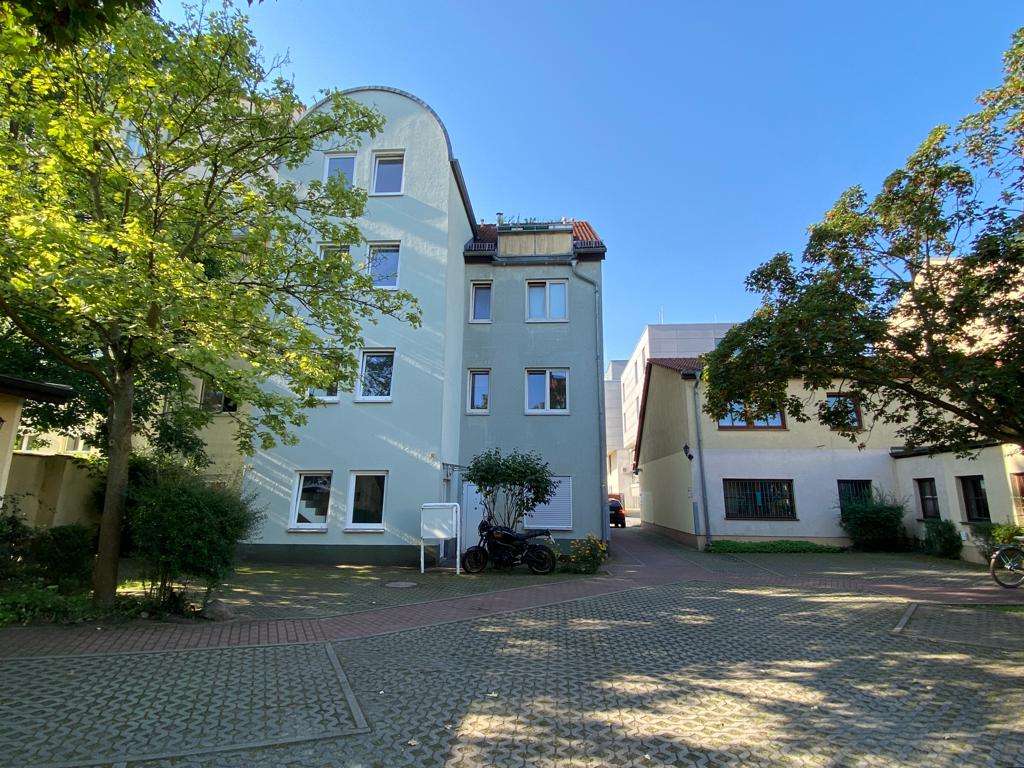 907m² Building in Potsdam, Germany No. 275163