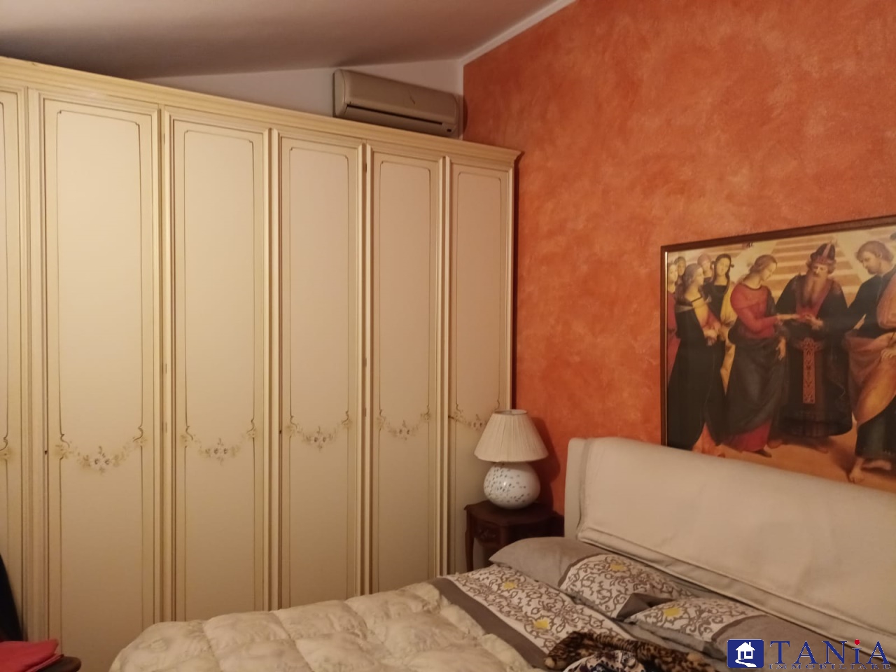 Дом с 4 спальнями в Каррара, Италия № 45837