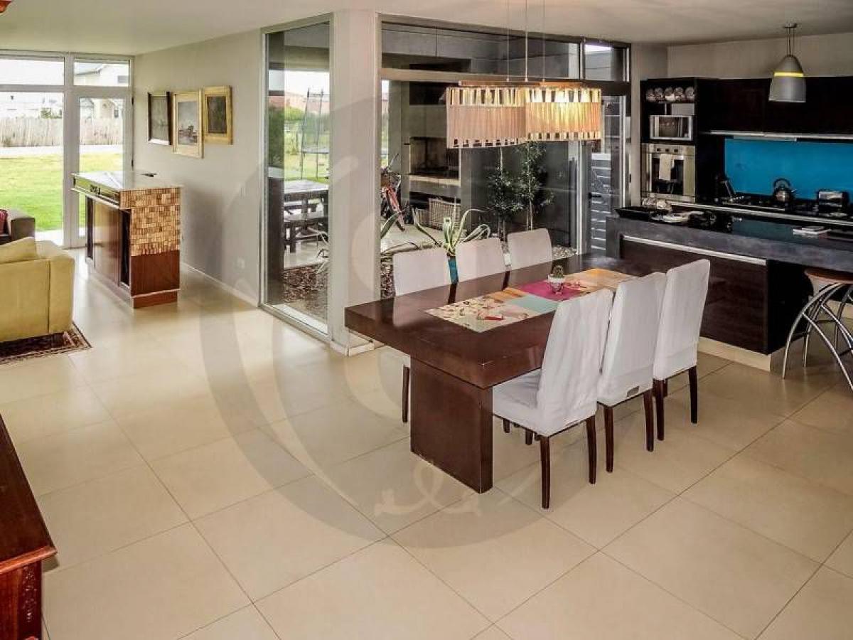 3 Schlafzimmer Haus in Tigre, Argentina, Nr. 20316