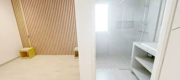 4 bedrooms Castles in Saint-Andre-les-Vergers, France No. 228375 8