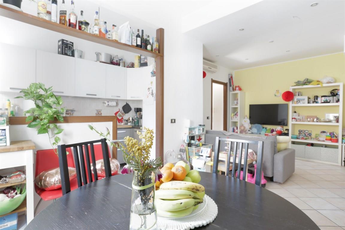 Apartamento de 3 divisões em San Donato Milanese, Italy N.º 41635