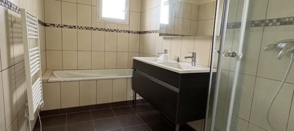 Casa de 4 dormitorios en Bourges, France No. 281747 17