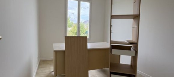 Casa de 4 dormitorios en Bourges, France No. 281747 15