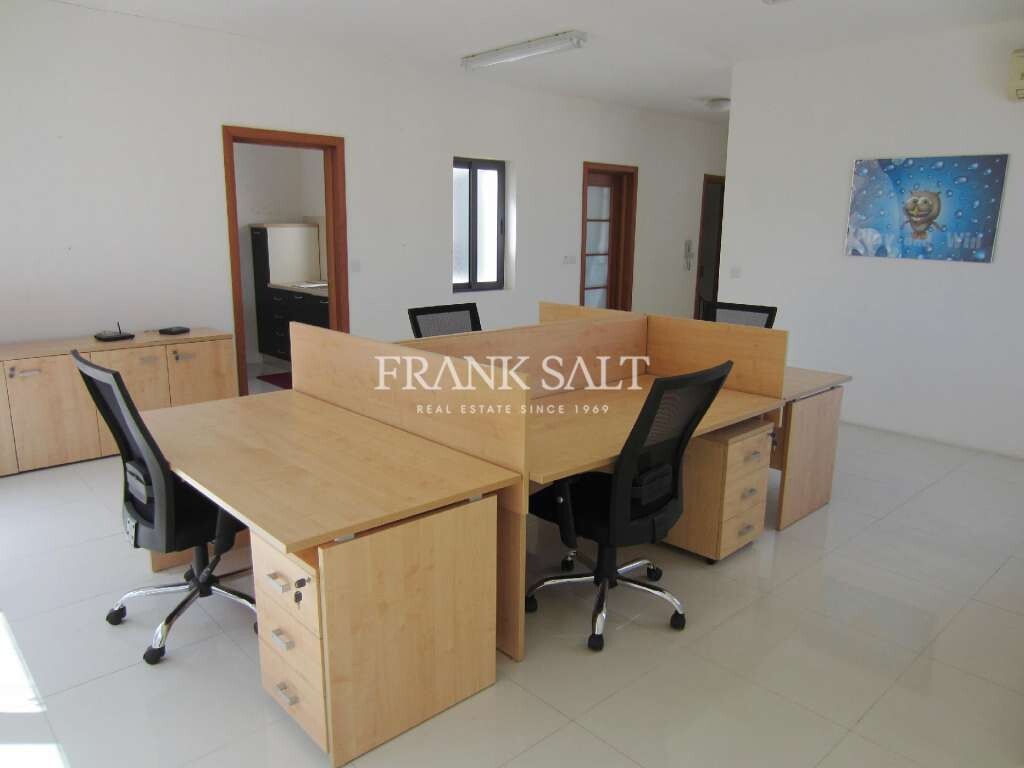 Oficina en San Gwann, Malta 135 m² No. 12917