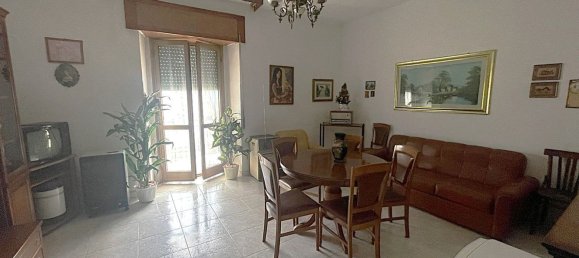 5-salle Appartement à Vico del Gargano, Italy No. 24669 3