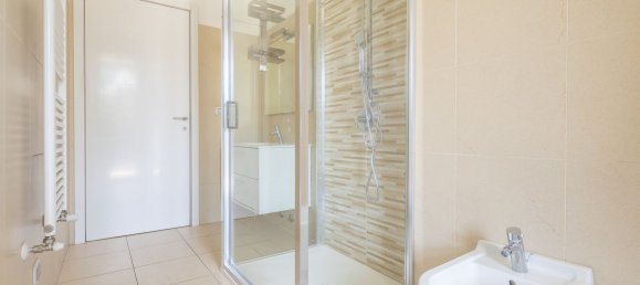 3غرفة شقة في Seregno, Italy رقم 271923 21