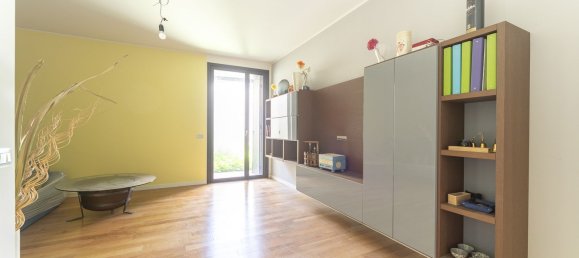 3غرفة شقة في Seregno, Italy رقم 271923 14