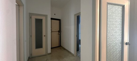 3-salle Appartement à Turin, Italy No. 295405 8
