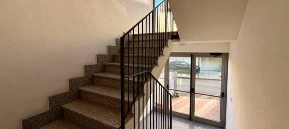 4-Zimmer Wohnung in Imola, Italy, Nr. 37646 2