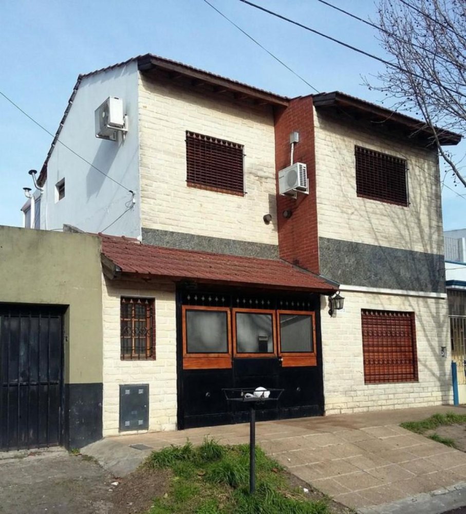 3 bedrooms House in General San Martin, Argentina No. 574