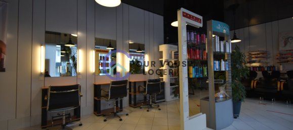 68m² Commercial property in Boulogne-sur-Mer, France No. 80303 2