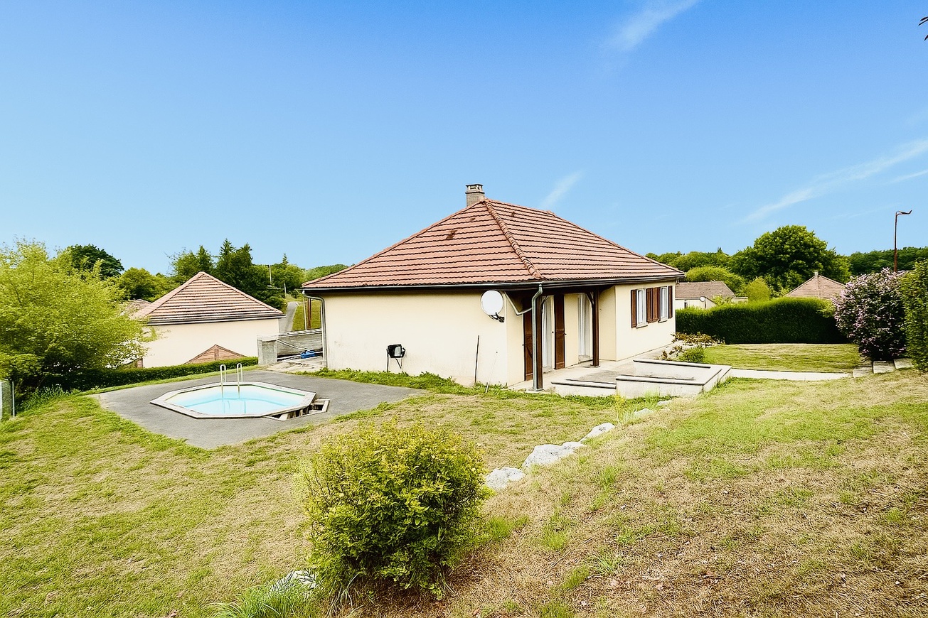 4 bedrooms House in Saint-Sulpice-le-Gueretois, France No. 330168