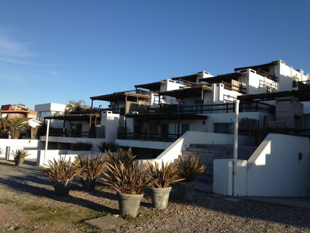 2 bedrooms Apartment in Maldonado, Uruguay No. 3204