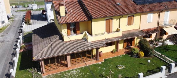 3 Schlafzimmer Haus in Udine, Italy, Nr. 52385 3