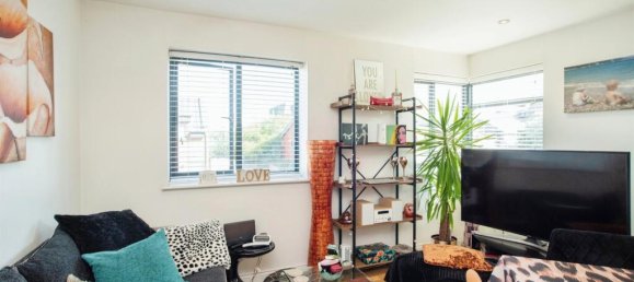 1 bedroom Apartment in Watford, United Kingdom No. 6159 10