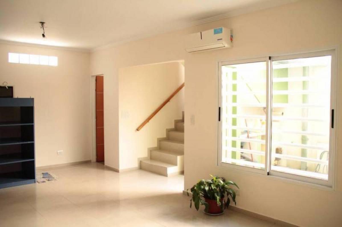 3 bedrooms House in Buenos Aires, Argentina No. 101807