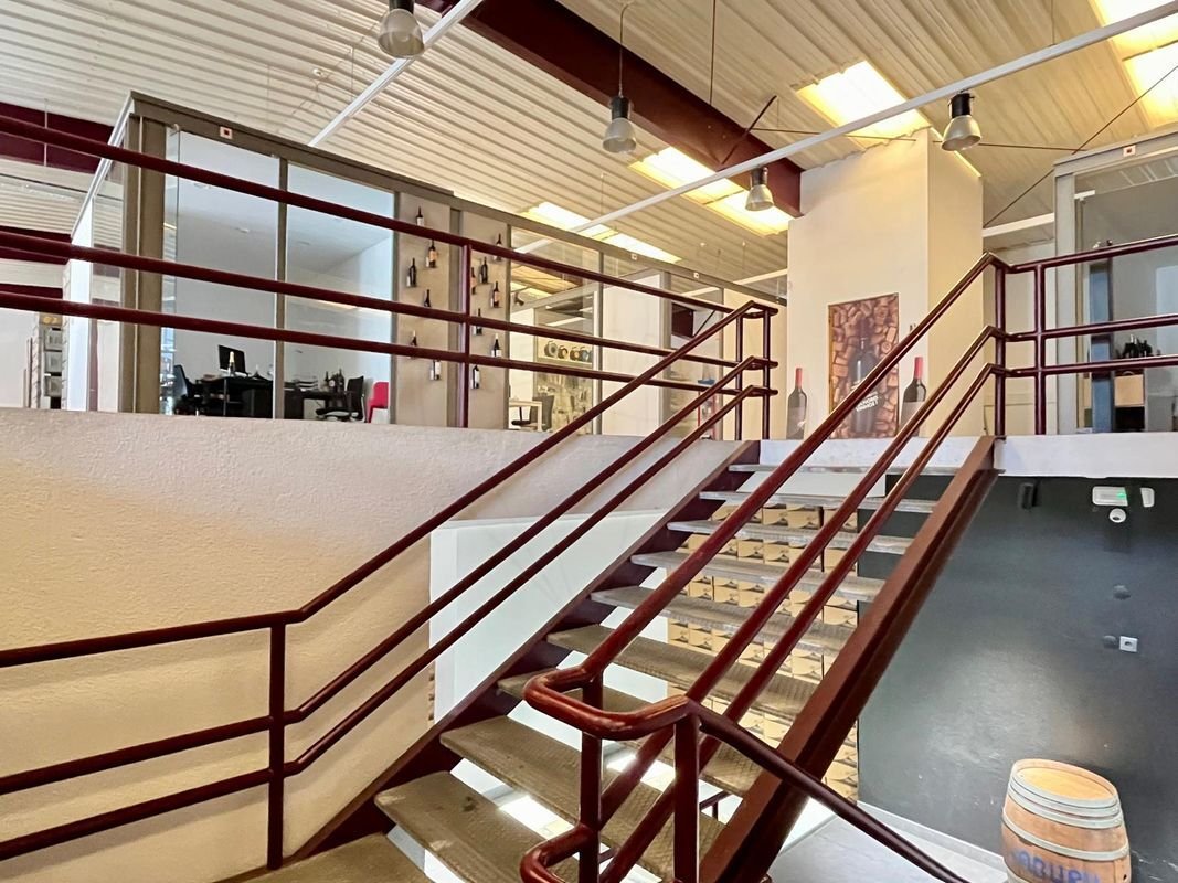 Склад 1935м² в Кашкайш, Португалия № 253439