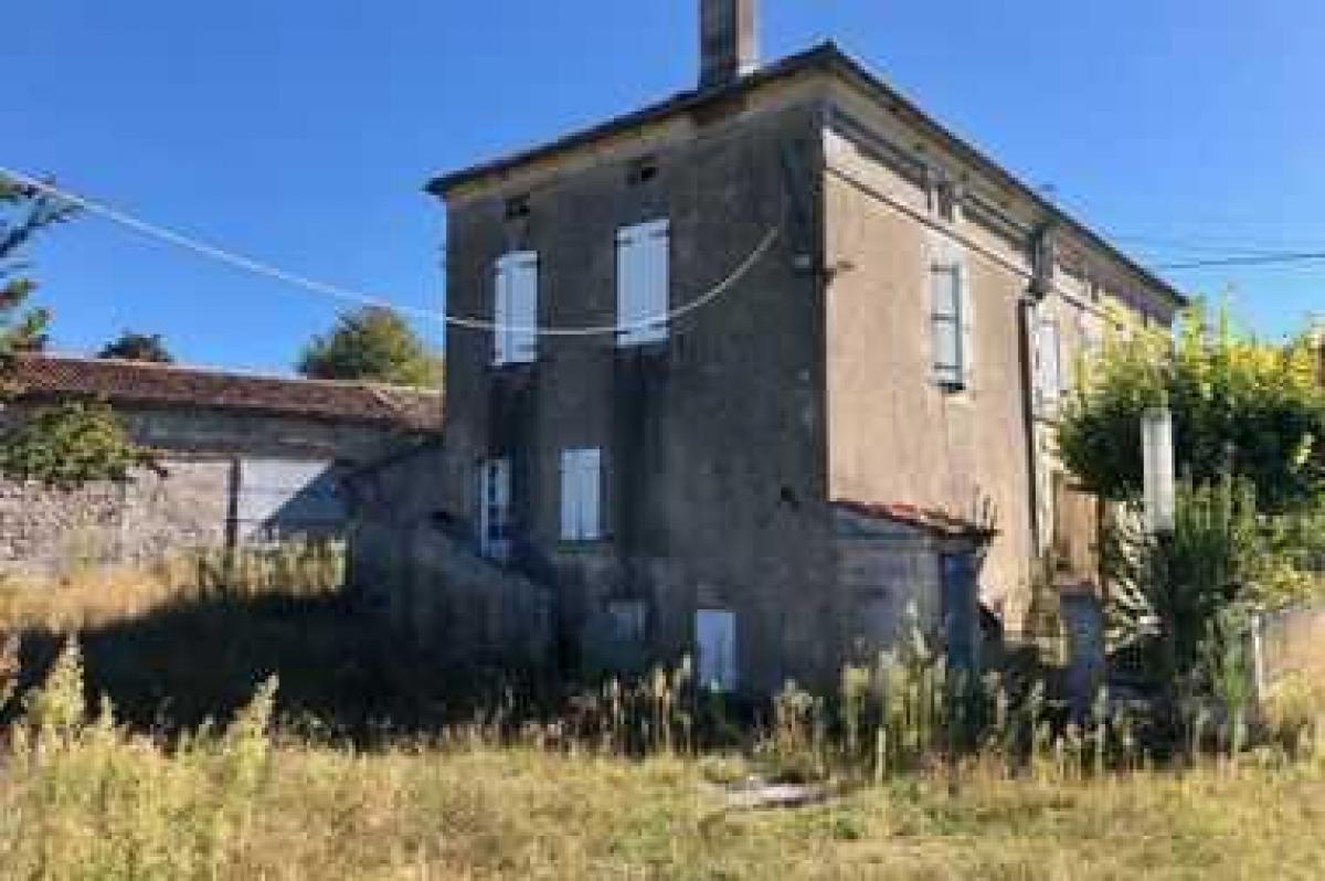 5 bedrooms House in La Couronne, France No. 25272