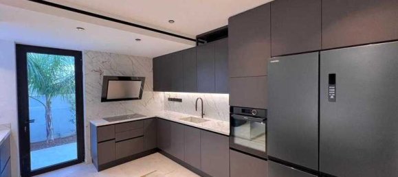 Casa de 7 dormitorios en Strovolos, Cyprus No. 7373 10