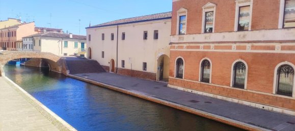 Вилла с 5 комнатами в Комаккьо, Италия № 170668 18