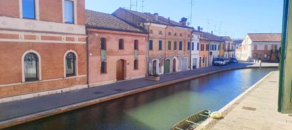 Вилла с 5 комнатами в Комаккьо, Италия № 170668 17