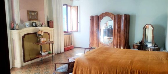 Вилла с 5 комнатами в Комаккьо, Италия № 170668 14