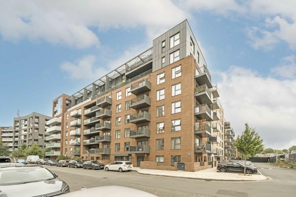 1 bedroom Apartment in Ealing, United Kingdom No. 5811