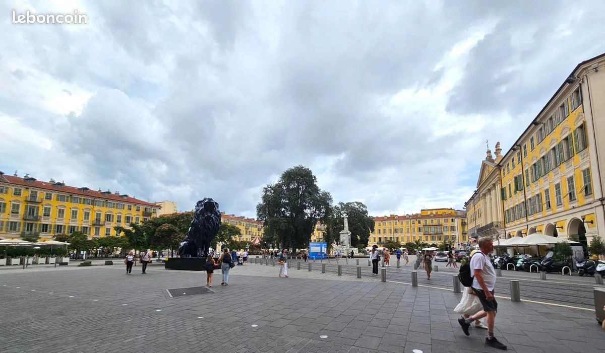 Parking in Nice, France No. 325996