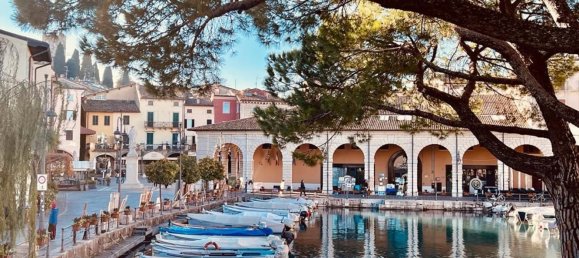 4-salle Appartement à Desenzano del Garda, Italy No. 335619 18