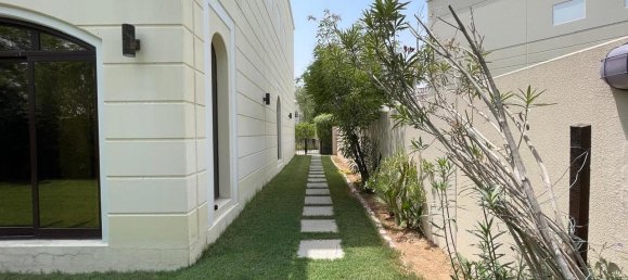4 bedrooms Villa in Mudon, UAE No. 109320 3