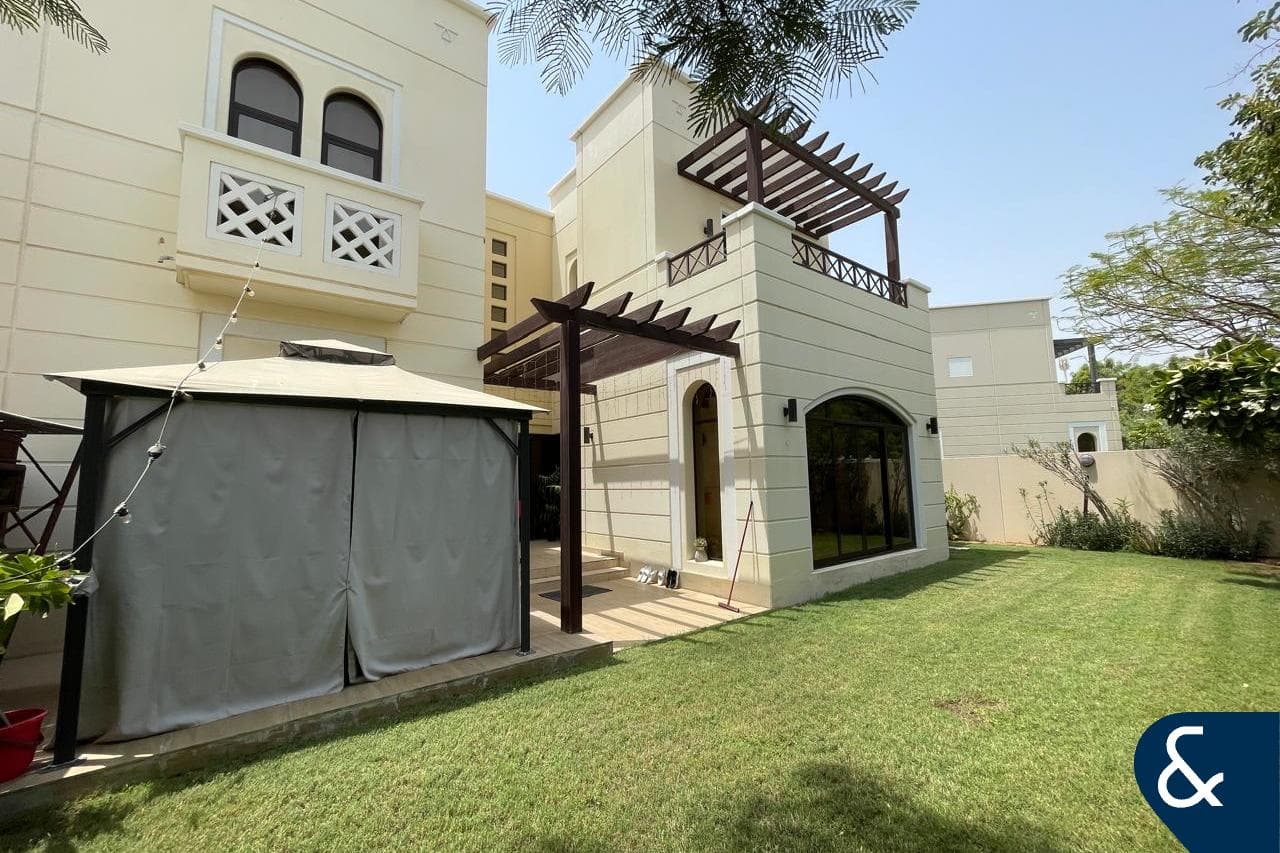 4 bedrooms Villa in Mudon, UAE No. 109320