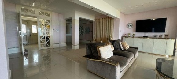 5 bedrooms Villa in Sea Caves, Cyprus No. 22720 2