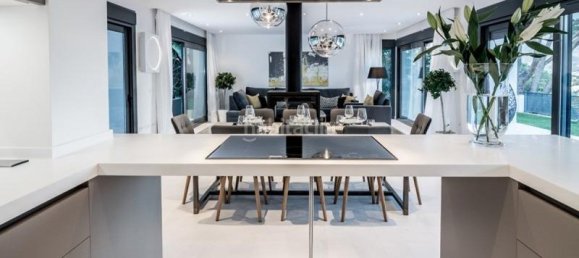 4 bedrooms House in Marbella, Spain No. 76613 2